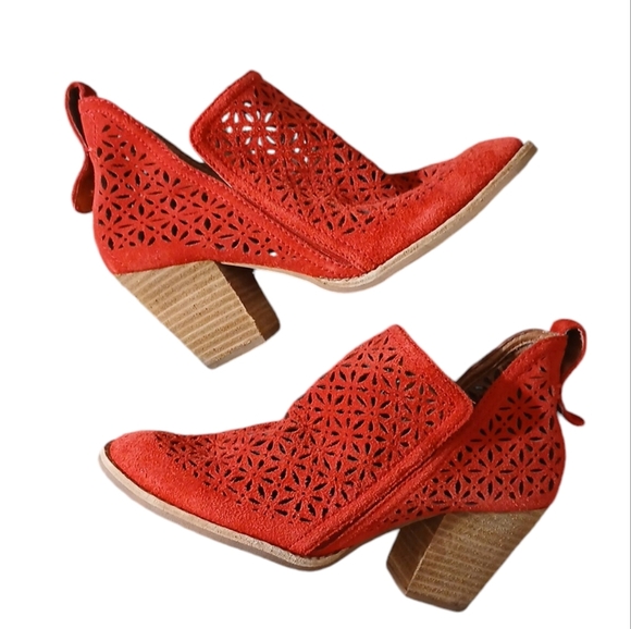 Jeffrey Campbell Red Suede Cutout Ankle Boots Western Booties sz 6.5 - Picture 1 of 9
